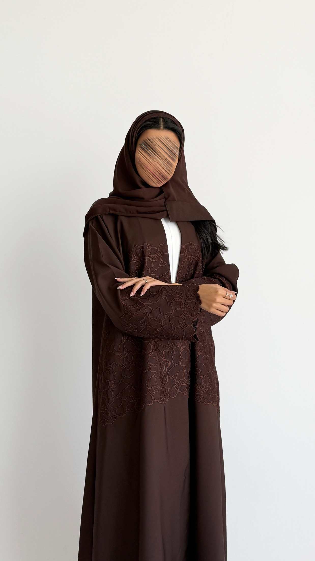 عباية بتدخيلة تطريز بالامام