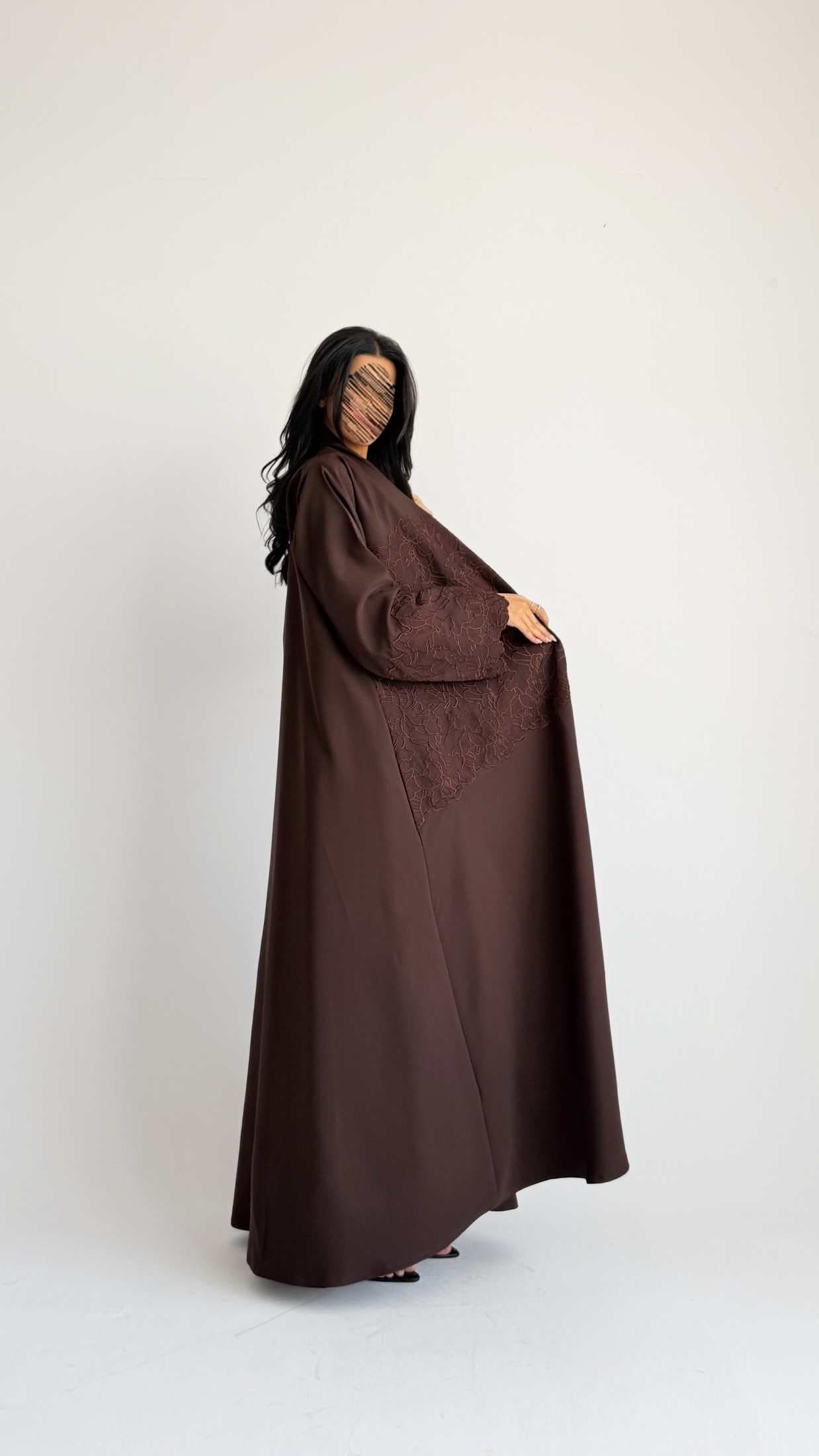 عبايات مطرزة